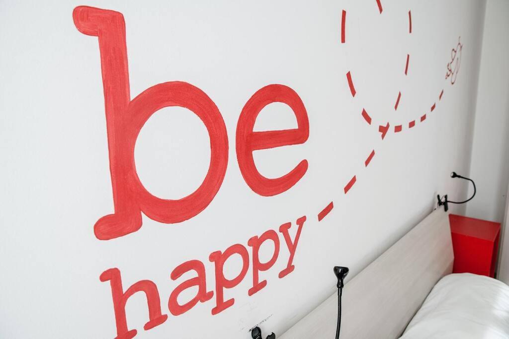 Be Happy - The House Of Travelers Lejlighed Como Eksteriør billede